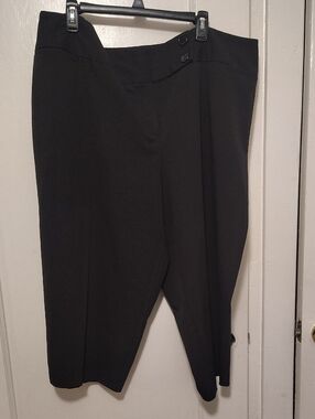 dressbarn Black Cropped Dress Capris with Button Waist